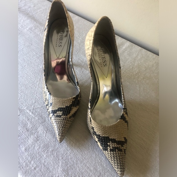 Guess snake skin heels size 6 1/2 - Picture 2 of 6